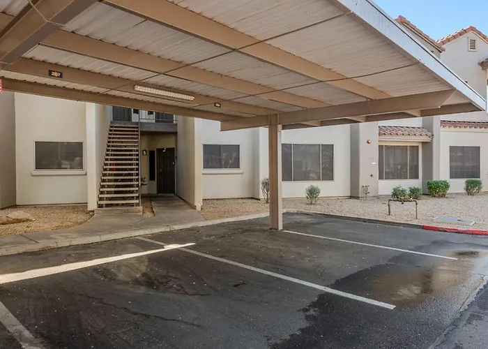 Cozy 2br-pool, Yoga Rm, Gym, Cabanas, Bbq,prkng Scottsdale