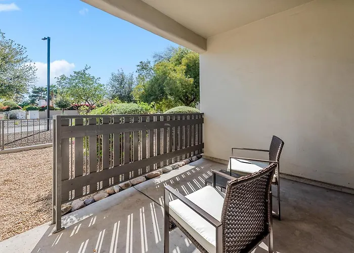 Apartment Cozy 2br-pool, Yoga Rm, Gym, Cabanas, Bbq,prkng Scottsdale