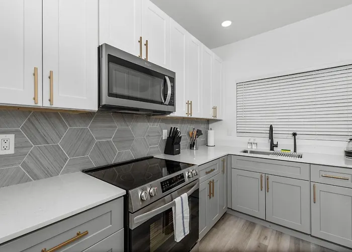 Cozy 2br-pool, Yoga Rm, Gym, Cabanas, Bbq,prkng * Scottsdale