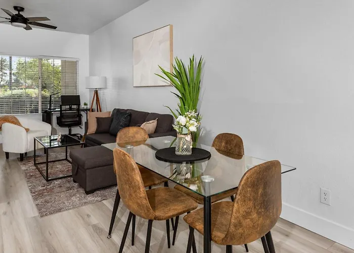 Apartment Cozy 2br-pool, Yoga Rm, Gym, Cabanas, Bbq,prkng Scottsdale